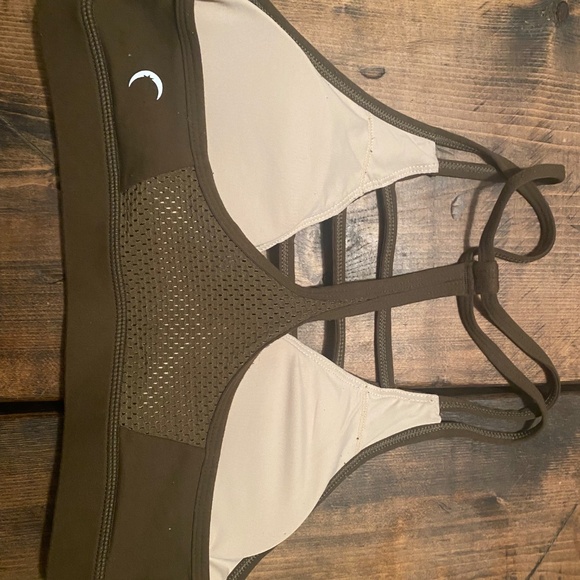 ZYIA Active Grid Bra in Olve Green - Picture 4 of 5